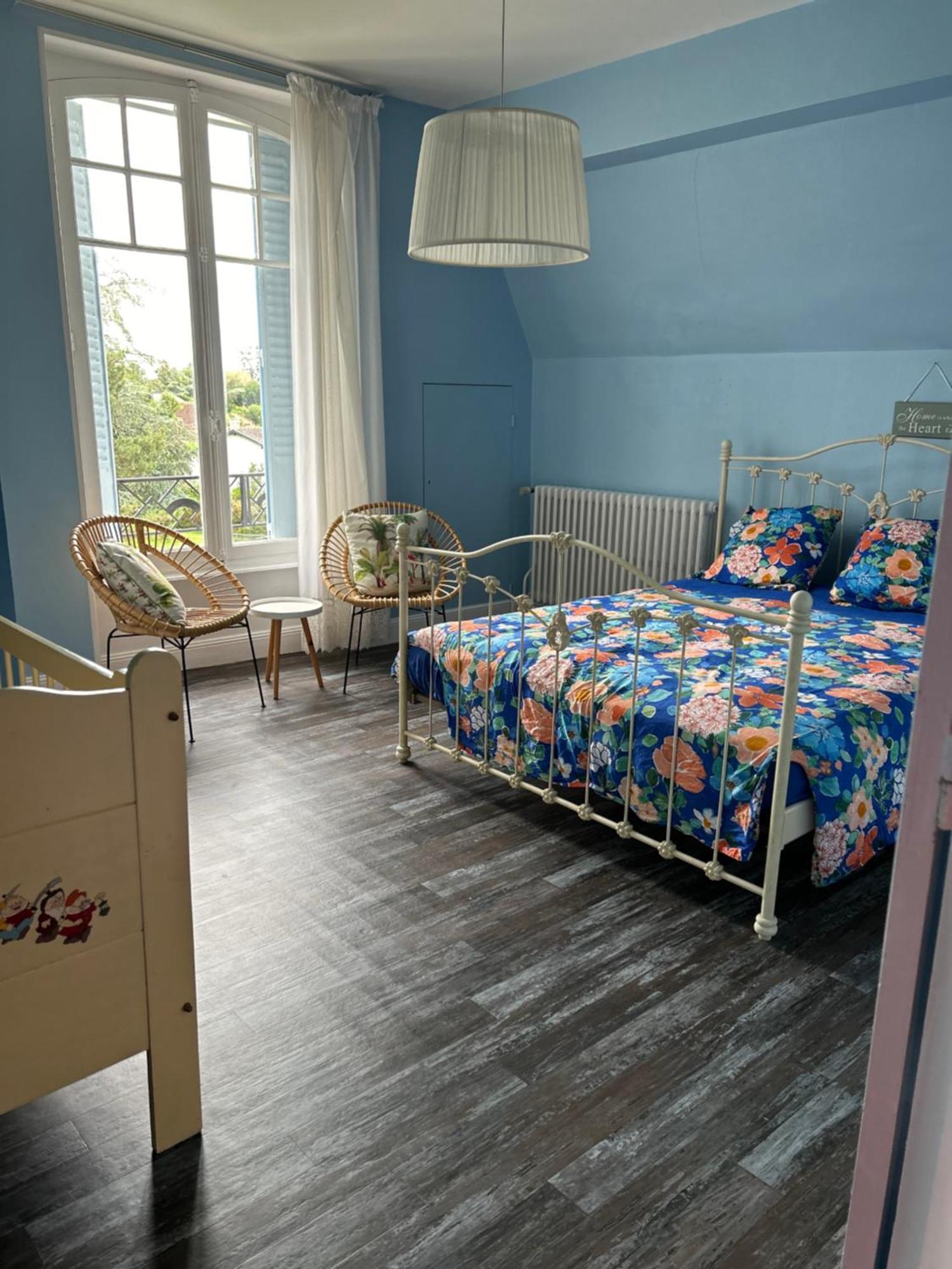 Holiday Home Villa Castel Marie Louise Néris-les-Bains Eksteriør bilde