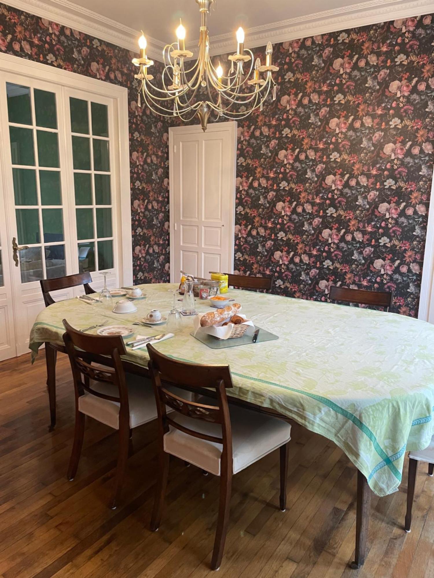 Holiday Home Villa Castel Marie Louise Néris-les-Bains Eksteriør bilde