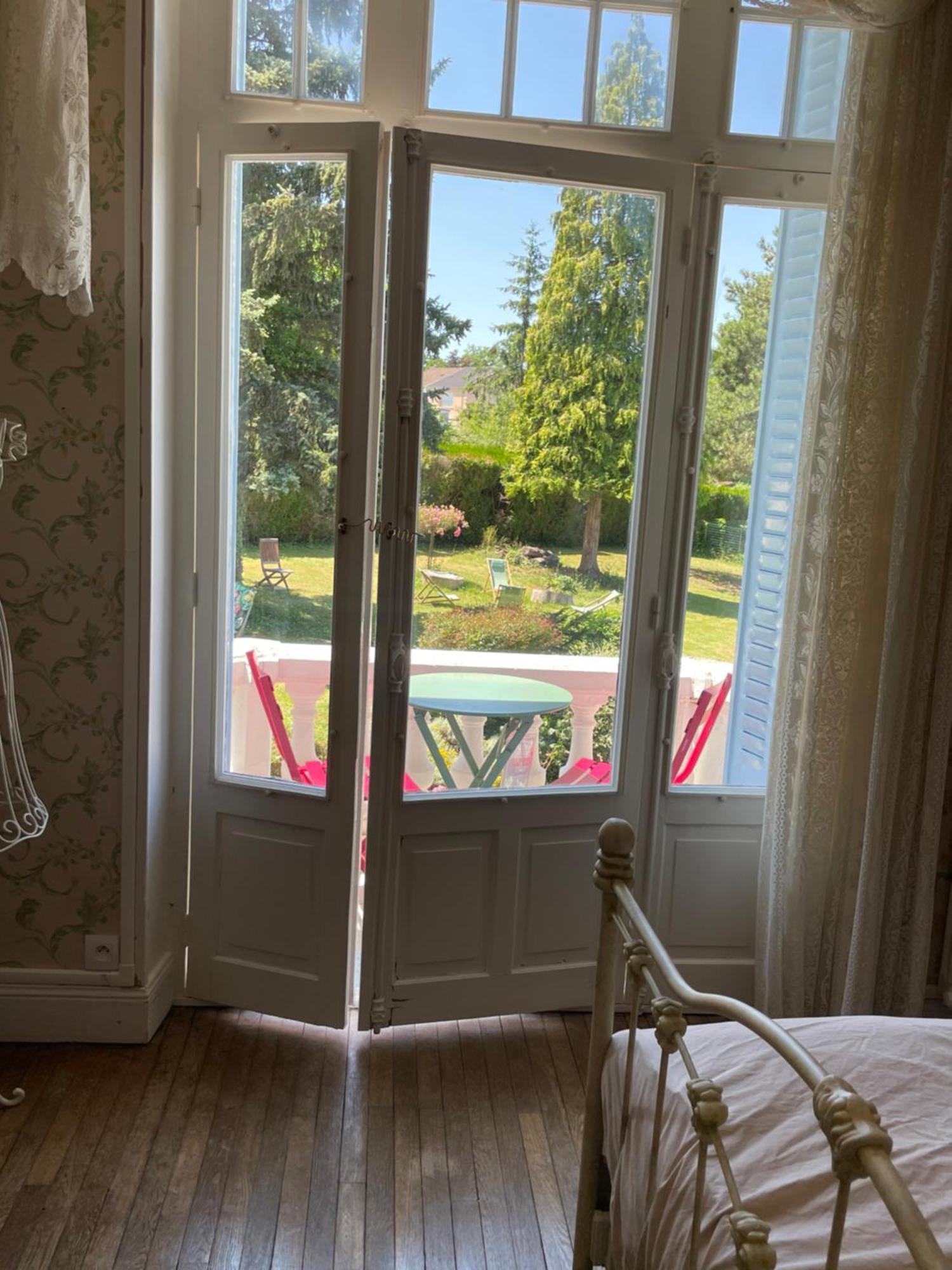 Holiday Home Villa Castel Marie Louise Néris-les-Bains Eksteriør bilde