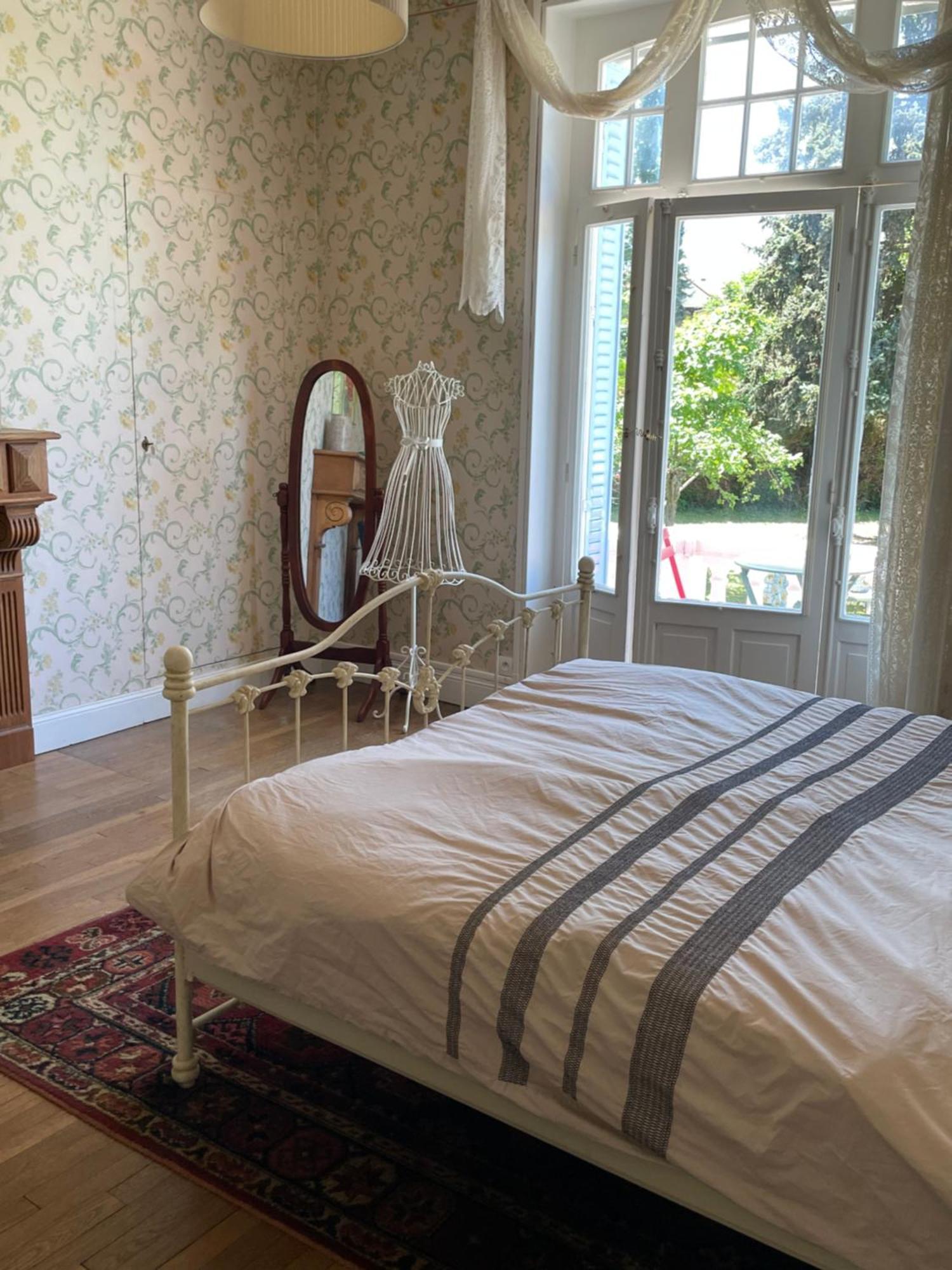 Holiday Home Villa Castel Marie Louise Néris-les-Bains Eksteriør bilde