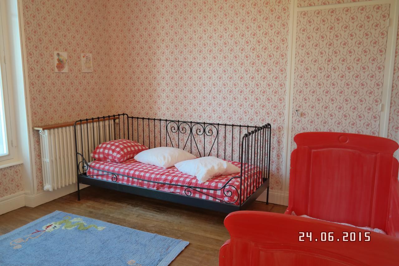 Holiday Home Villa Castel Marie Louise Néris-les-Bains Eksteriør bilde
