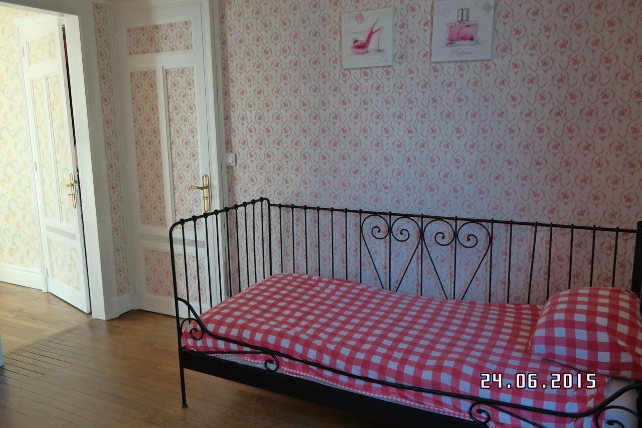 Holiday Home Villa Castel Marie Louise Néris-les-Bains Eksteriør bilde